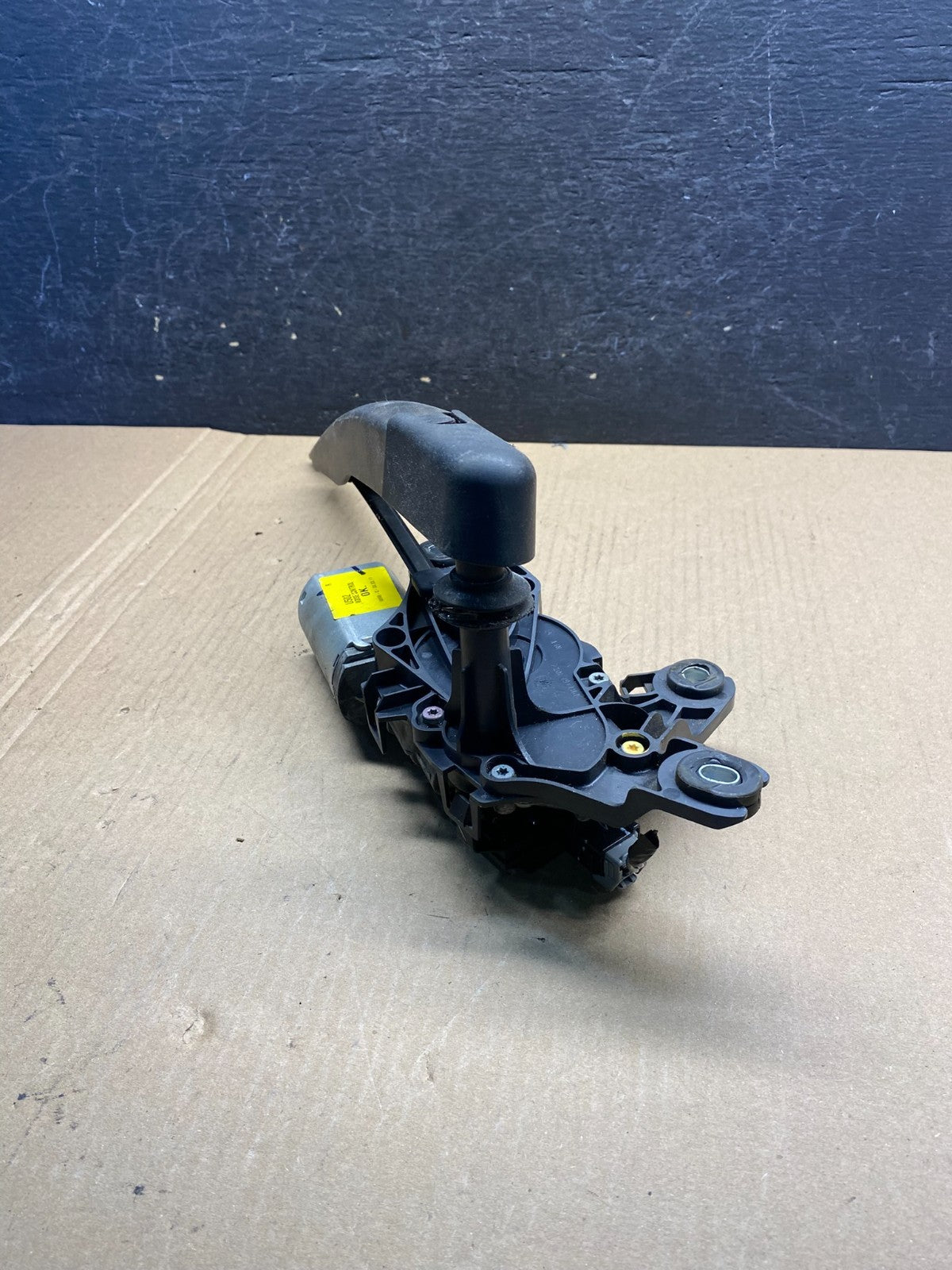 2013 to 2019 Ford Escape Rear Windshield Wiper Motor AG3537 MS4