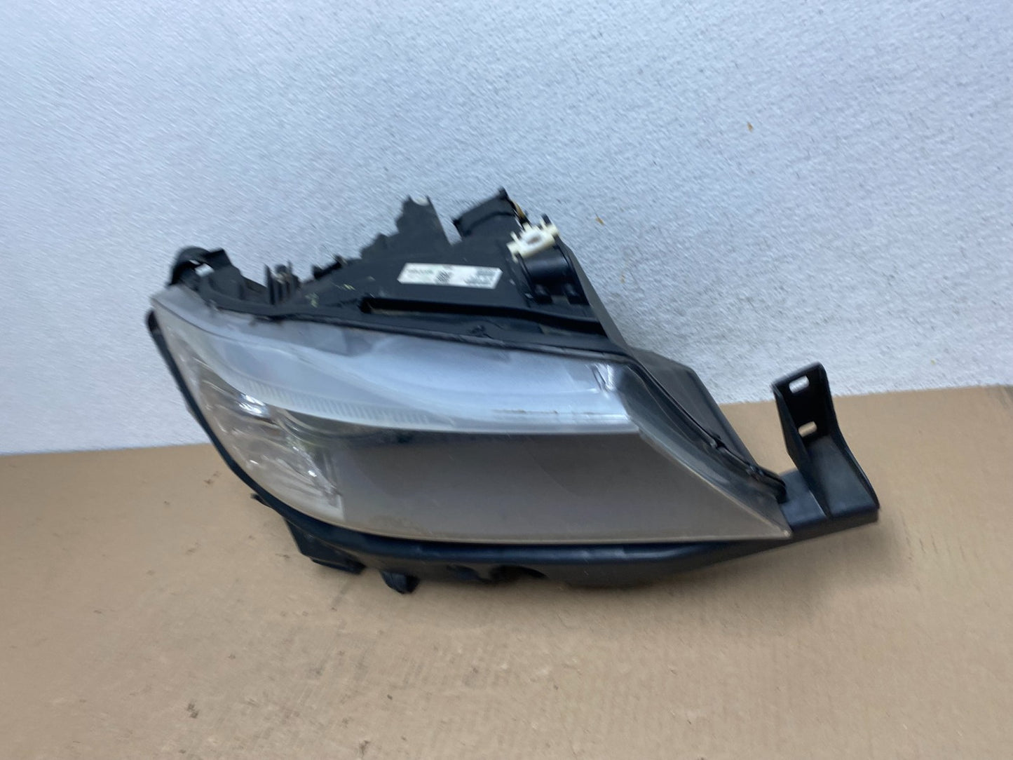 2009-2011 BMW 3 Series 328i 4/D Sedan Headlight Halogen Right Passenger AE72641