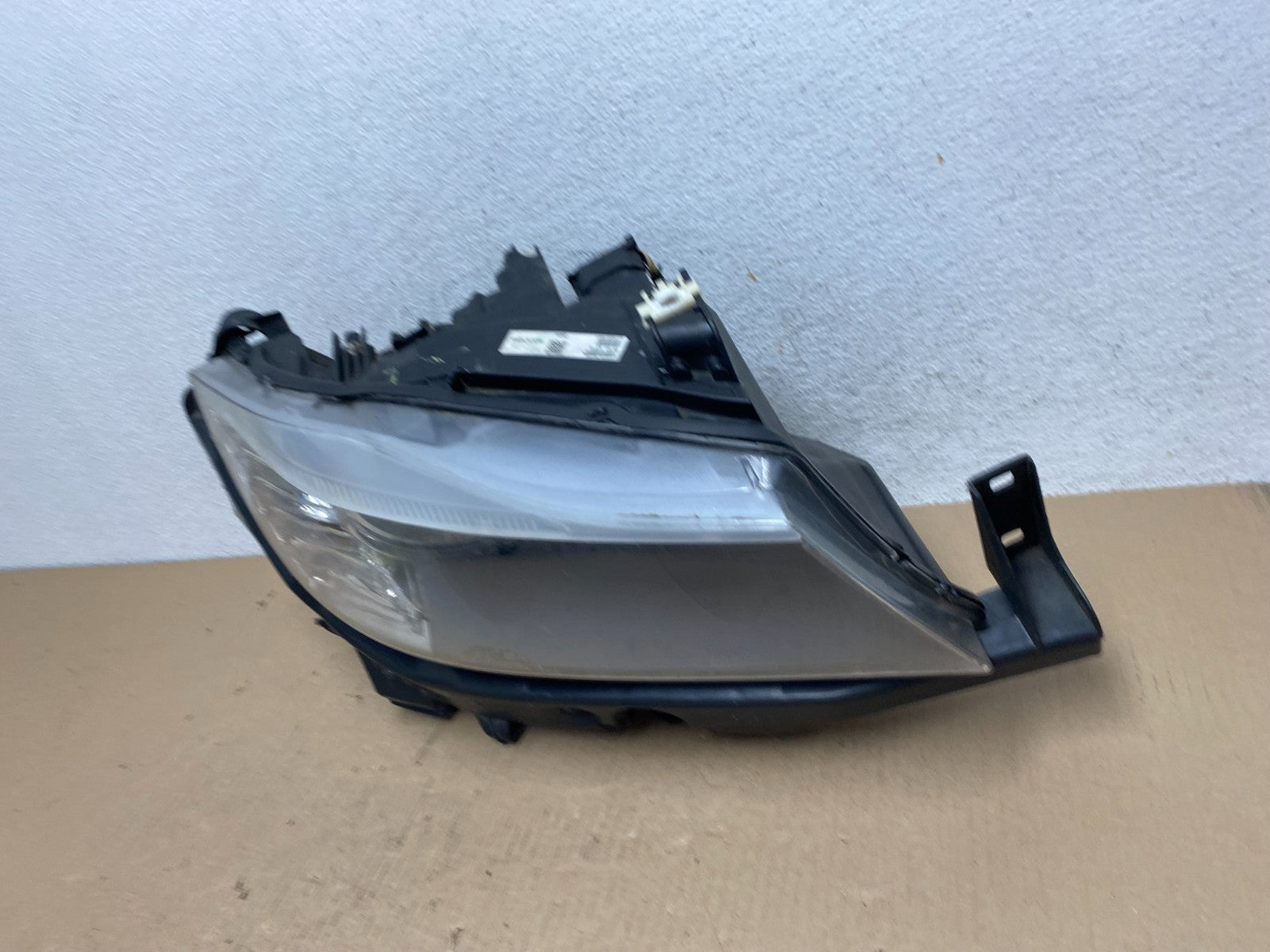 2009-2011 BMW 3 Series 328i 4/D Sedan Headlight Halogen Right Passenger AE72641