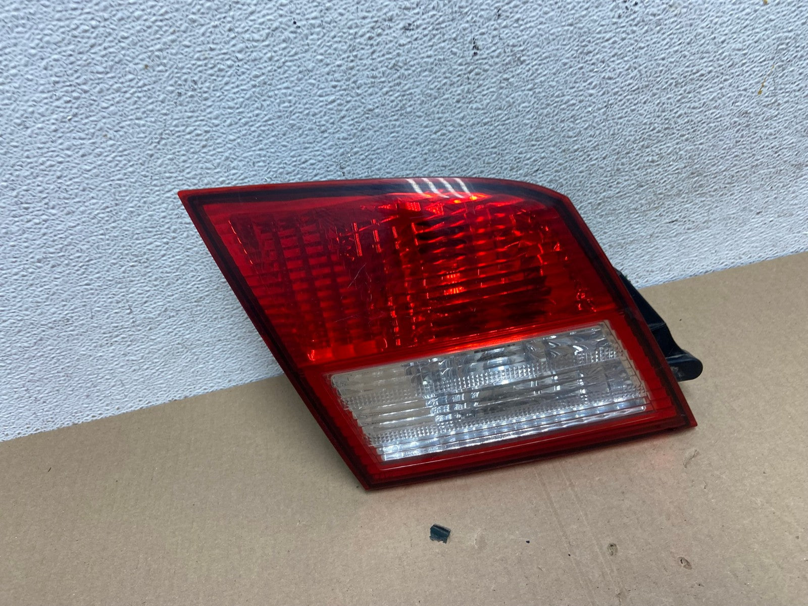 2002 - 2004 Infiniti i35 Inner Left Driver LH Side Tail Light AE9465 LK0