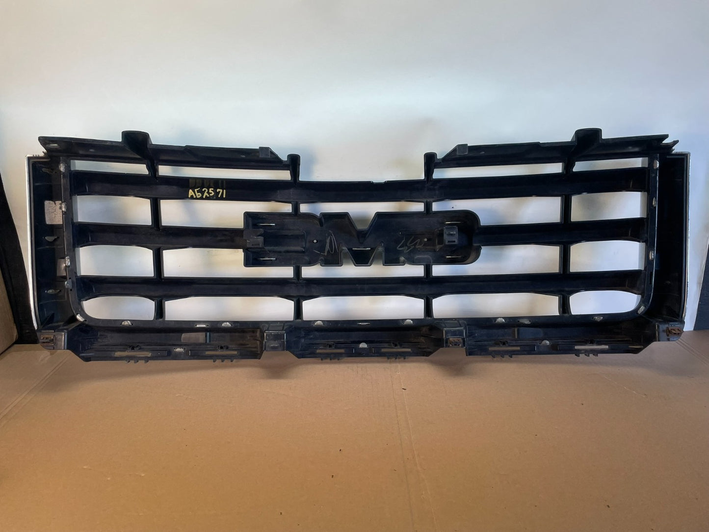 2007 to 2013 GMC Sierra 1500 Front Upper Chrome Grill Grille AG2571 MS3