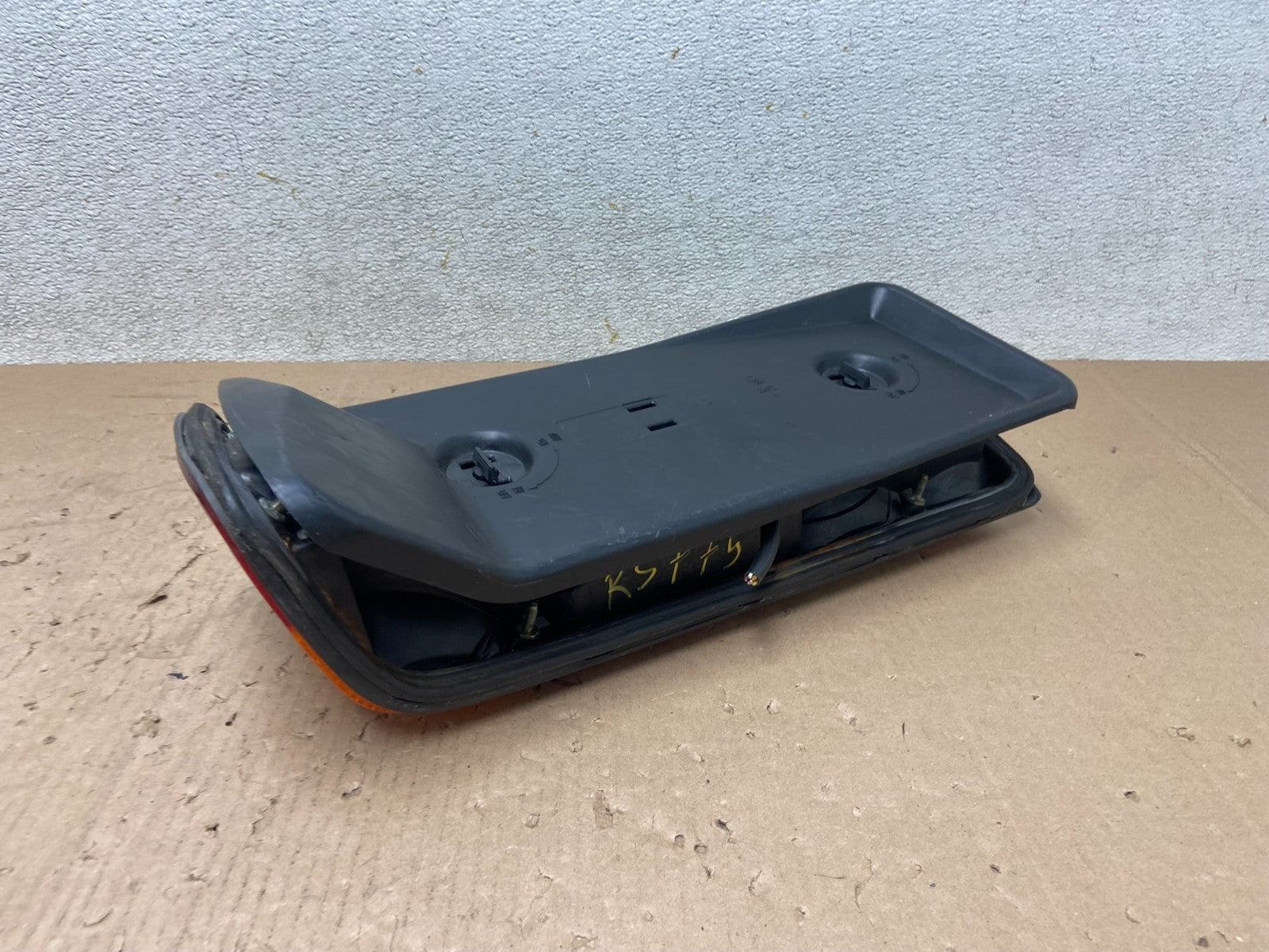 1986 to 1991 Mercedes-Benz W126 Right Passenger Side Tail Light Oem R5775 DW8