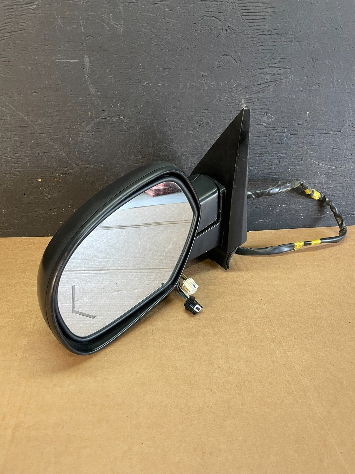 2007 to 2008 Gmc Yukon Left Driver LH Side View Door Turn Mirror AE3797 DW2