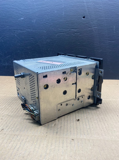 2005 to 2007 Ford Five Hundred Montego Radio CD Player AD1513 DG2