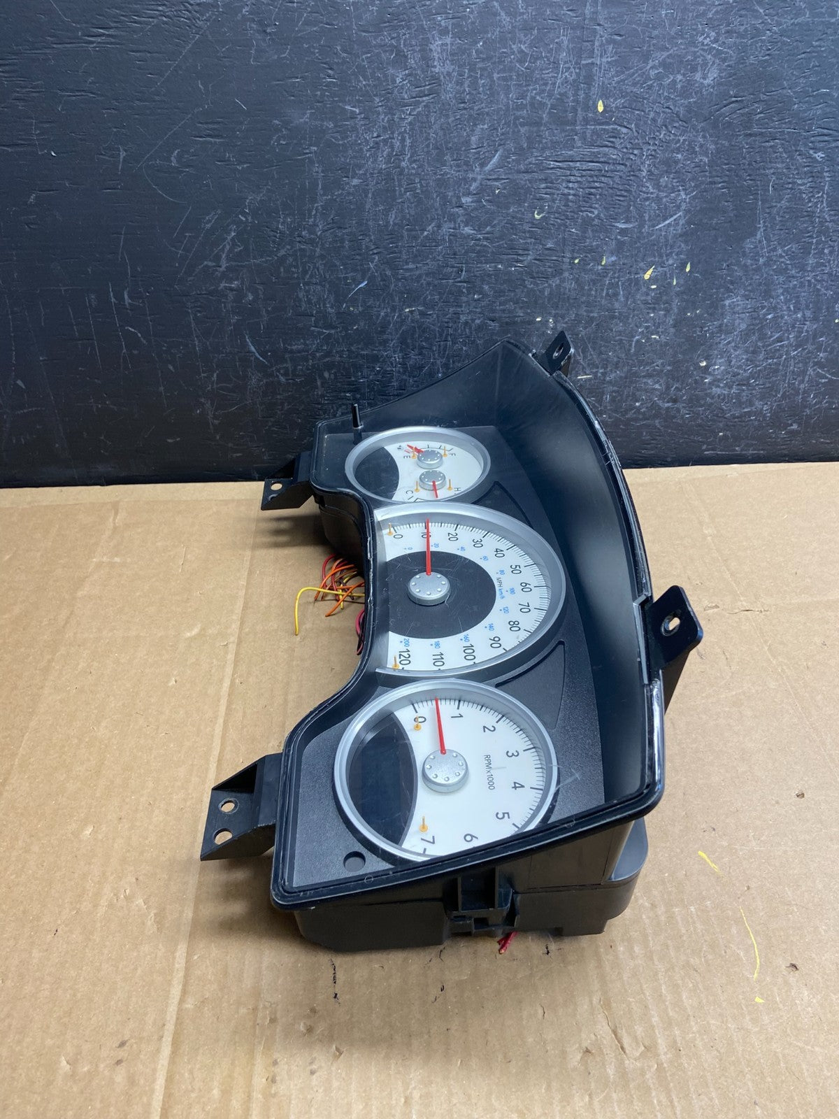 2005 Dodge Dakota Speedometer Instrument Cluster Gauge AD2146 DG2