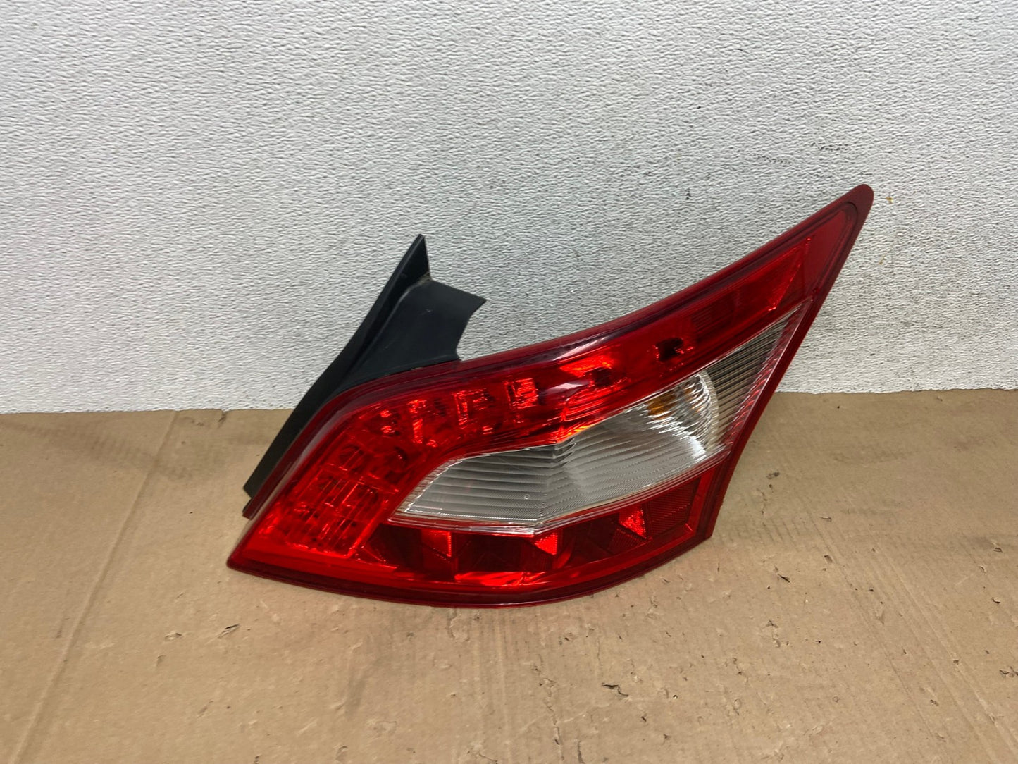 2009 2010 2011 Nissan Maxima Right Passenger RH Side Tail light AE9165 LK2