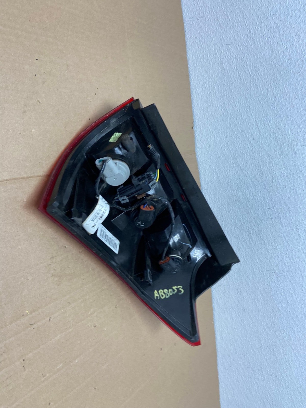 2004 2005 2006 2007 Saturn Vue Left Driver Lh Side Tail Light Oem AB8053 LK3