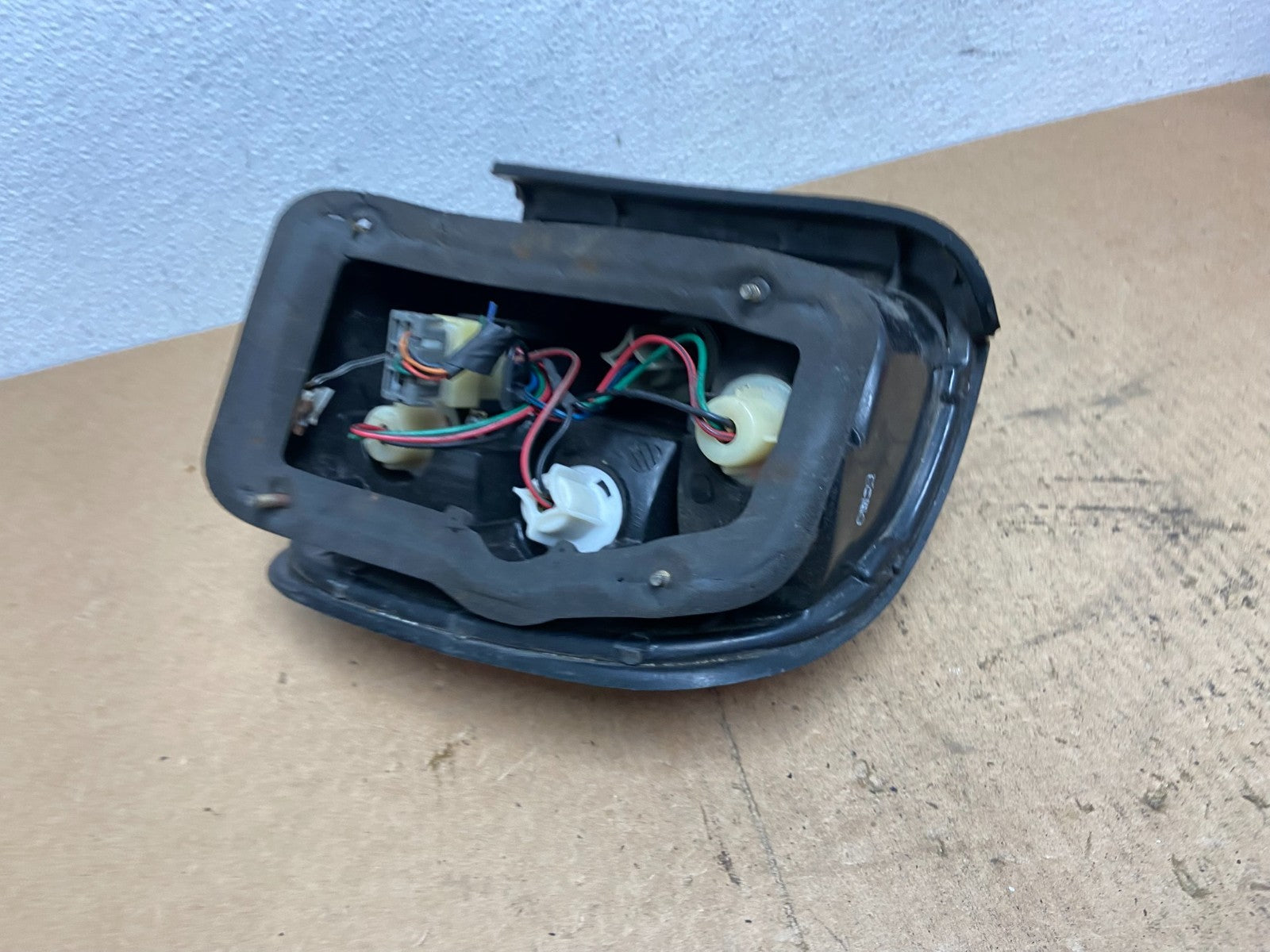 1998 to 2002 Kia Sportage Left Driver LH Side Tail Light Oem AC3400 DW5