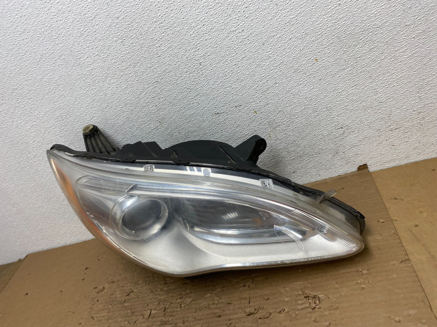 2011 2012 2013 2014 Chrysler 200 Right Passenger Halogen Headlight AD4387 DW1