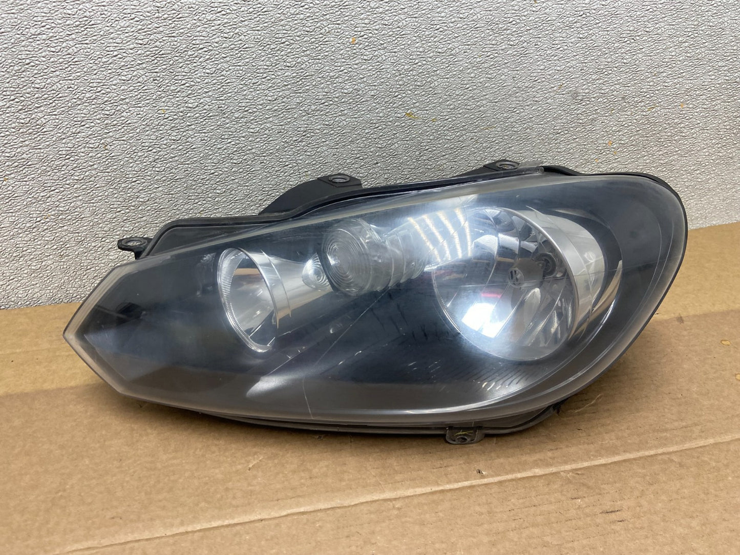 2010-2014 Volkswagen Golf MK6 GTI Left Driver LH Halogen Headlight AD2479 DW0