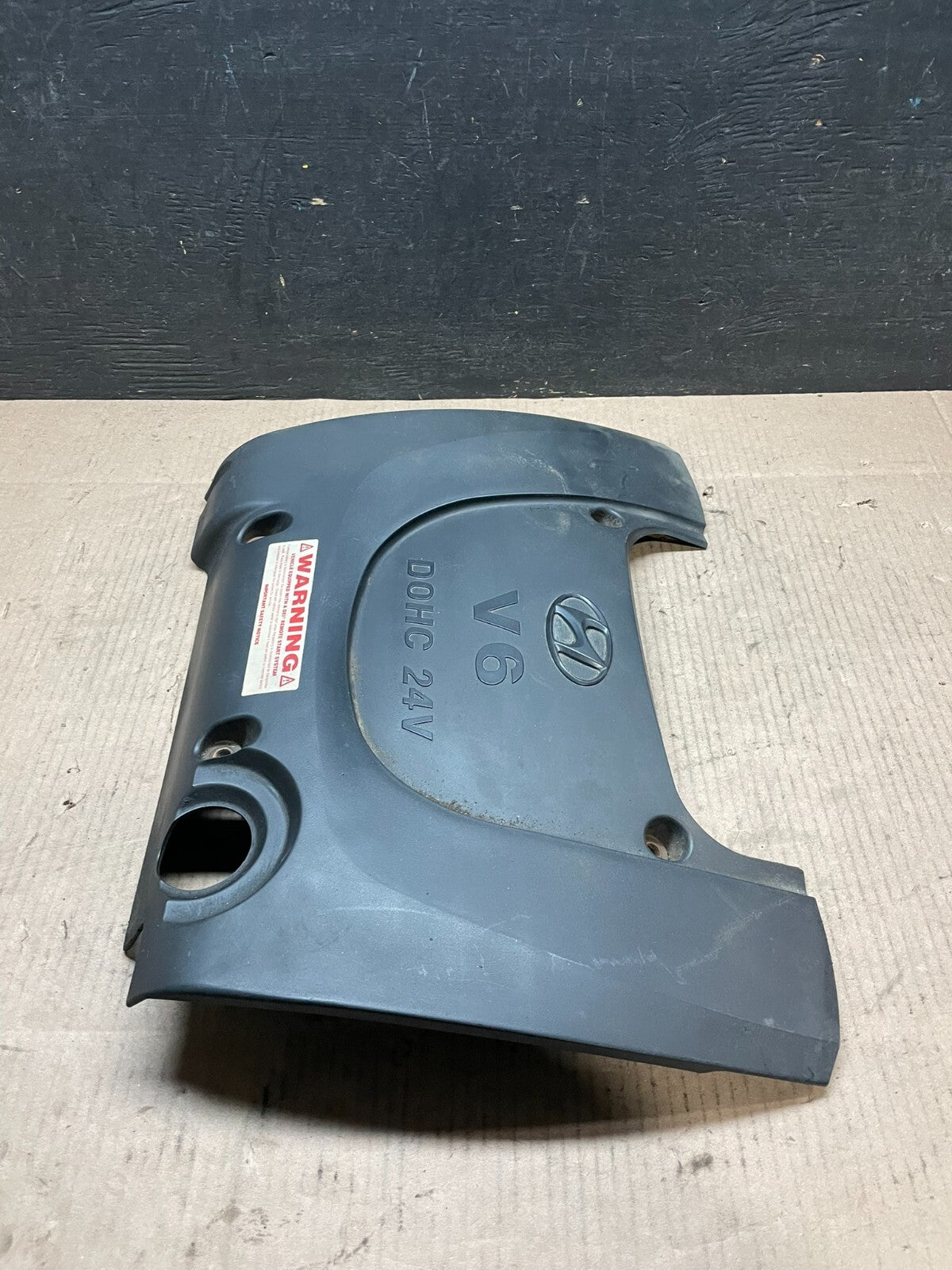 2002 to 2005 Hyundai Sonata 2.4L Engine Trim Cover J6956 PS3
