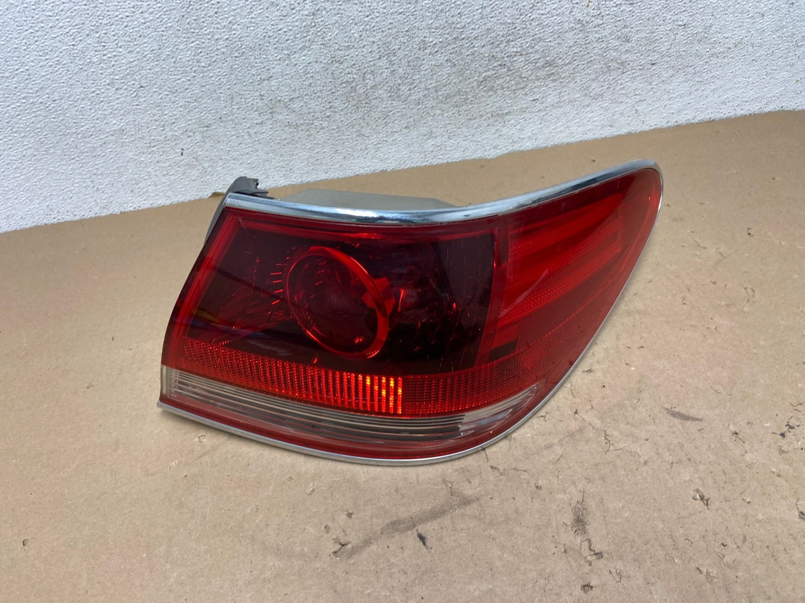 2005 - 2006 Lexus ES330 Right Passenger RH Side Tail Light AG4276 LK0