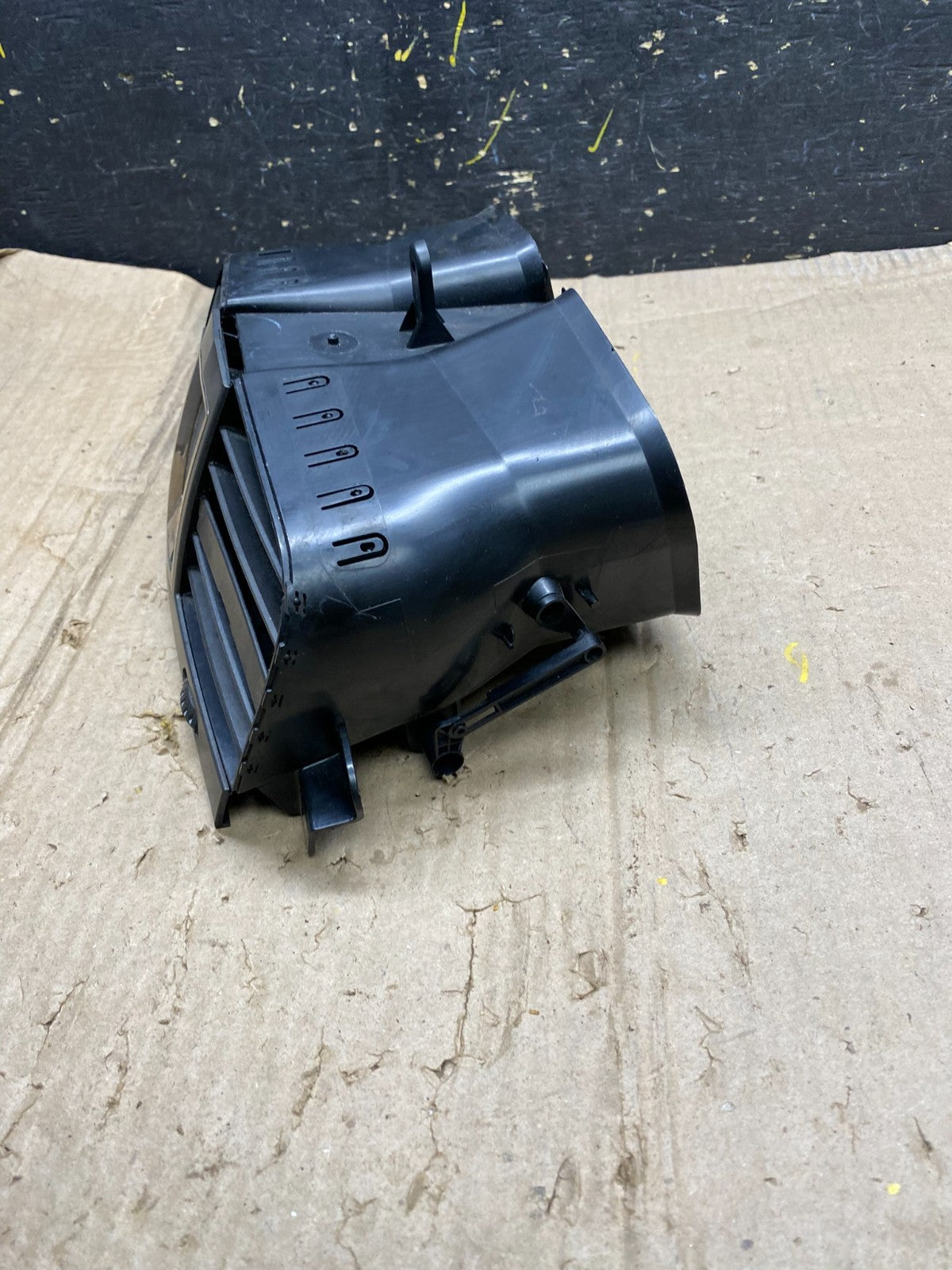 2007 to 2009 Cadillac SRX Front Center Dash Clock Air Vent x5971 DG2