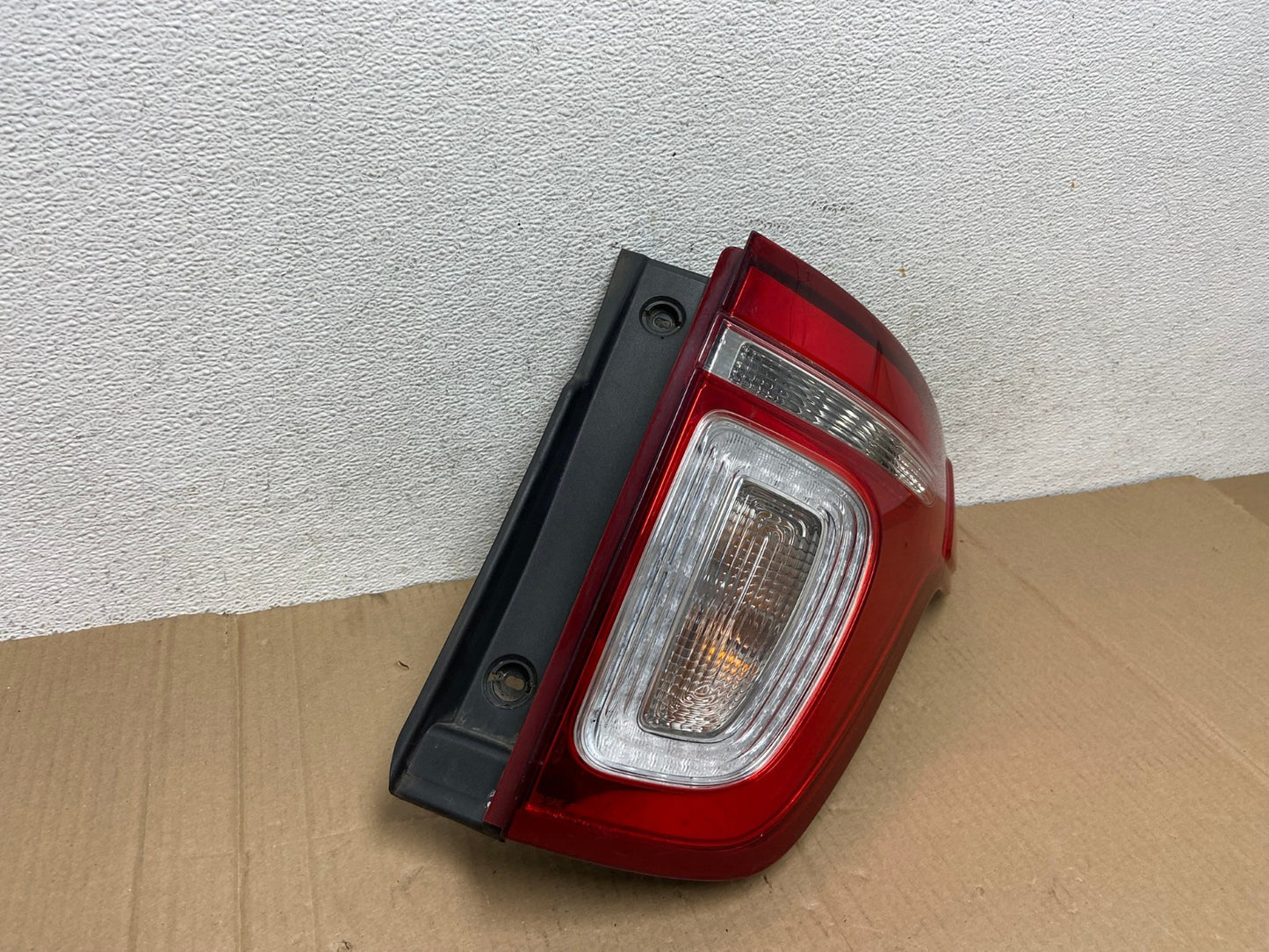 2011-2015 Ford Explorer Police Package Right Passenger Side Tail light AE8929 LK2