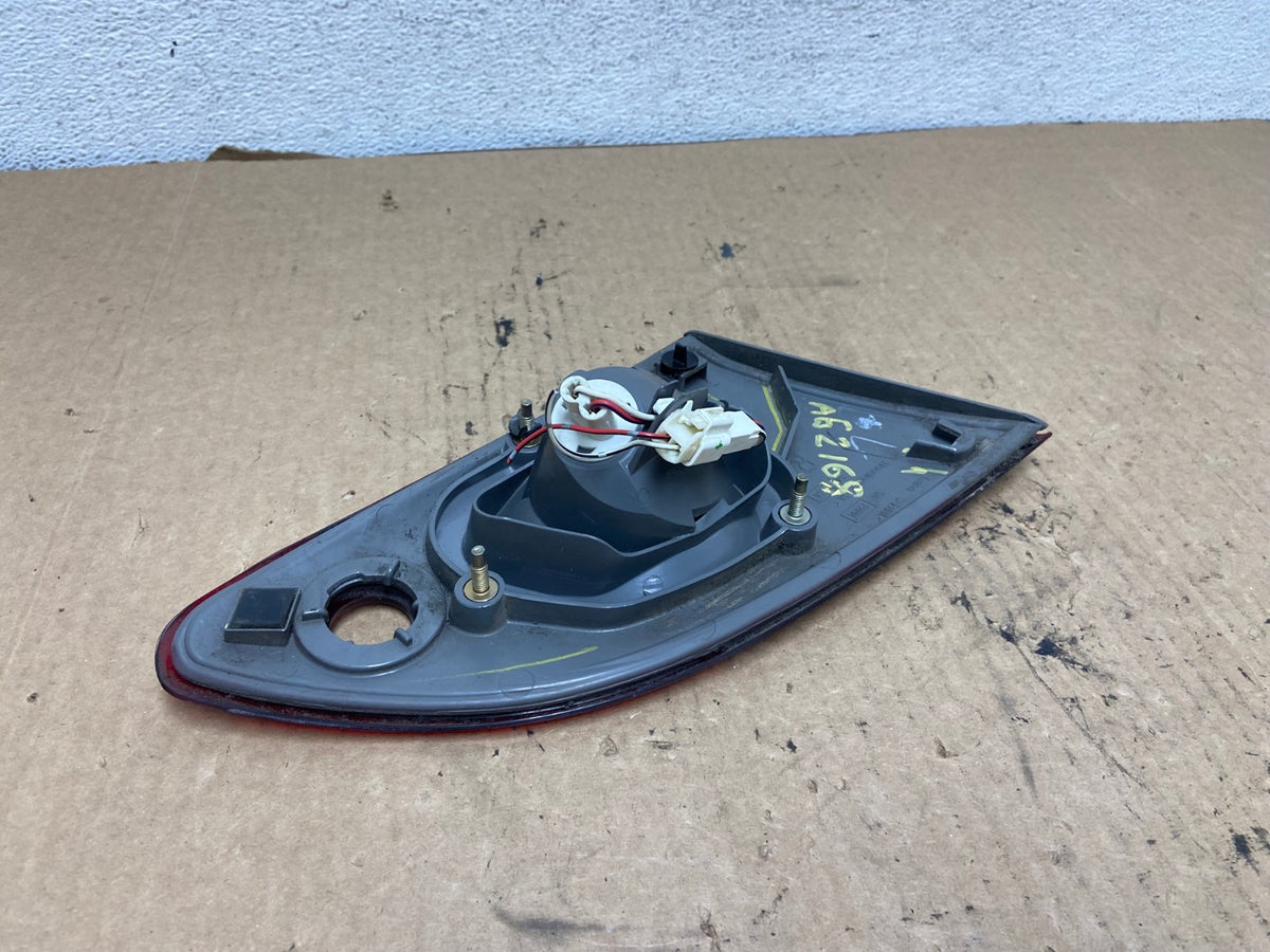 2001 2002 Toyota Corolla Right Passenger RH Side Inner Tail light AG2168 LK5
