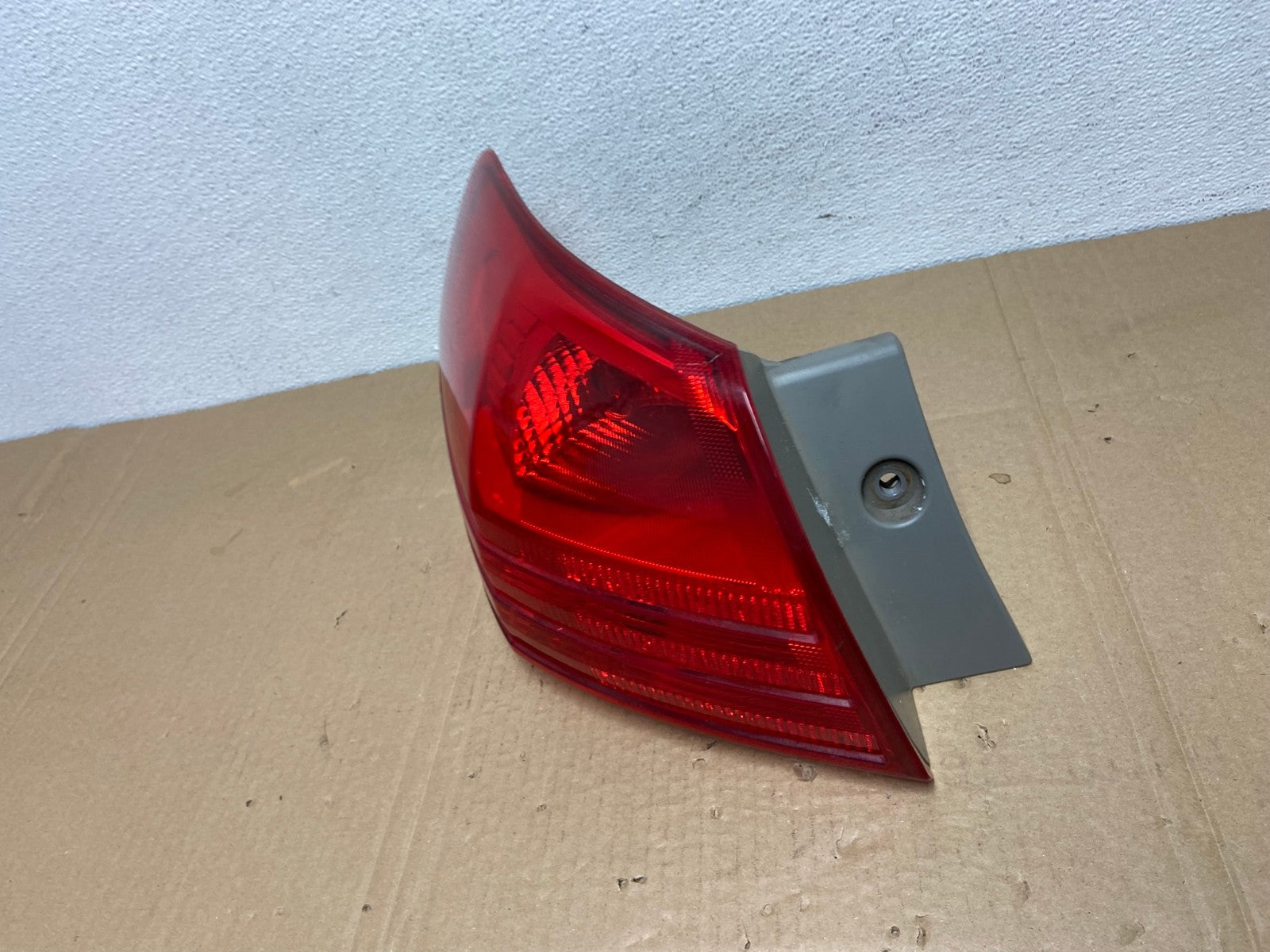 2008 to 2015 Nissan Rogue Left Driver Lh Side Tail Light OEM AC3791 LK1