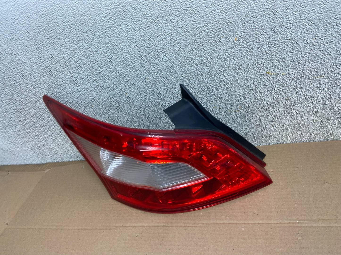 2009 2010 2011 Nissan Maxima Left Driver Lh Side Tail light OEM AB1253 LK1