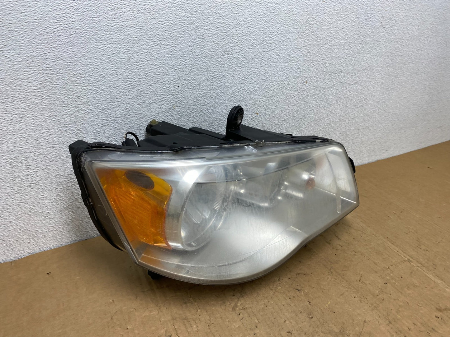 2011 to 2016 Chrysler Town and Country Right Passenger Headlight AD1319 DW2