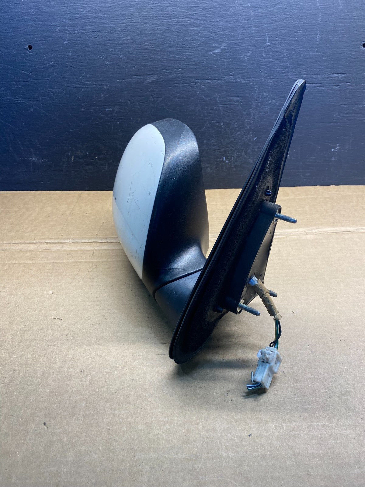 2001 to 2006 Toyota Sequoia Right Passenger View Door Mirror AD3022 DG2