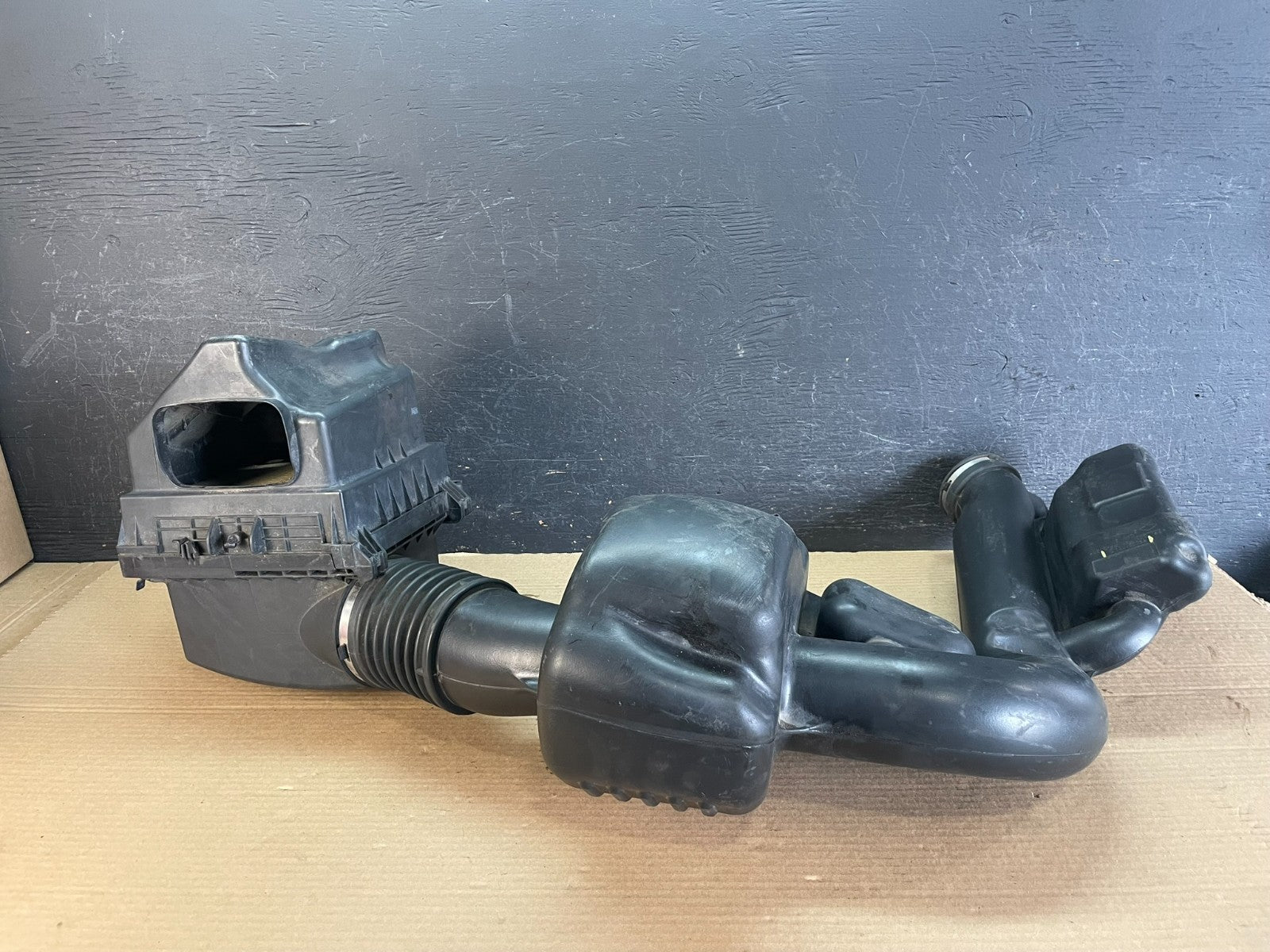 2011 - 2013 Dodge Durango 3.6L Resonator Air Intake Tube AF3410 DW3