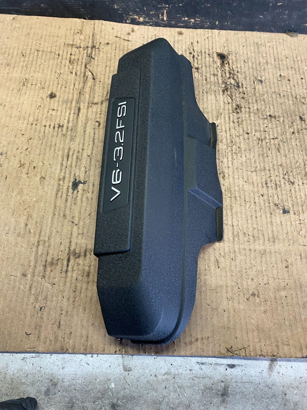 2008 to 2008 Audi A6 3.2L Engine Motor Cover q0400 DG3