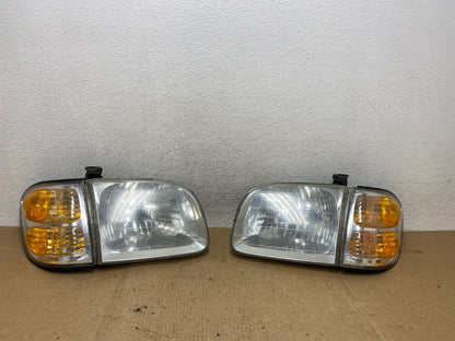 2001-2004 Toyota Sequoia Left+Right Side Halogen Headlights AF9825 DW0