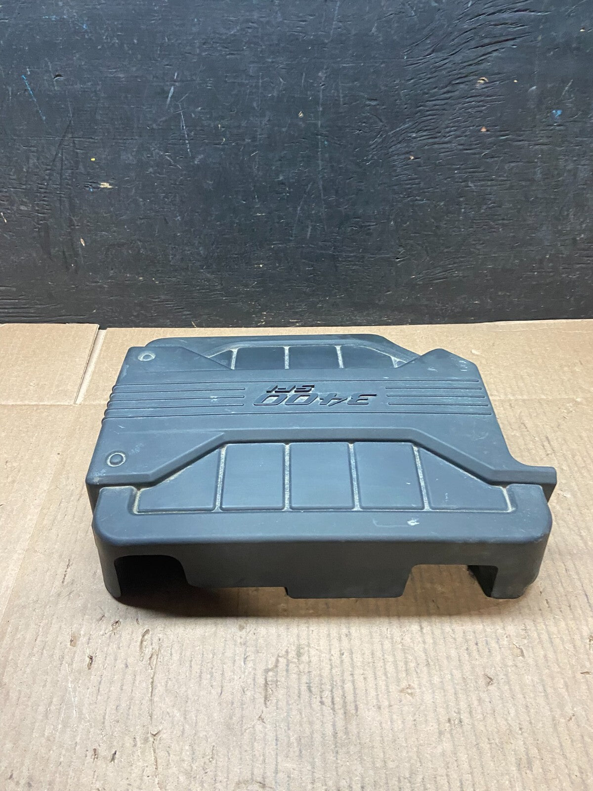 2004 to 2006 Chevrolet Equinox Engine Cover 3.4L i7190 PS0