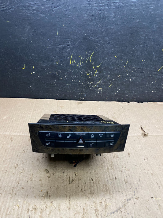 2006-2011 Mercedes W211 E350 E500 Center Console Switch Control Unit Y8018 DG0