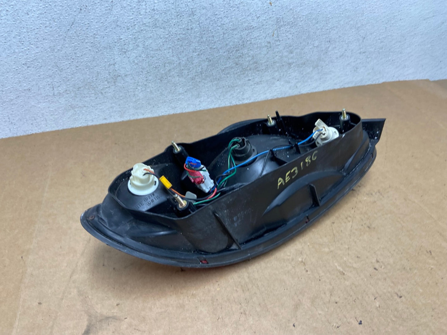 1999 2000 Hyundai Elantra Sedan Right Passenger RH Tail Light AE3186 LK4