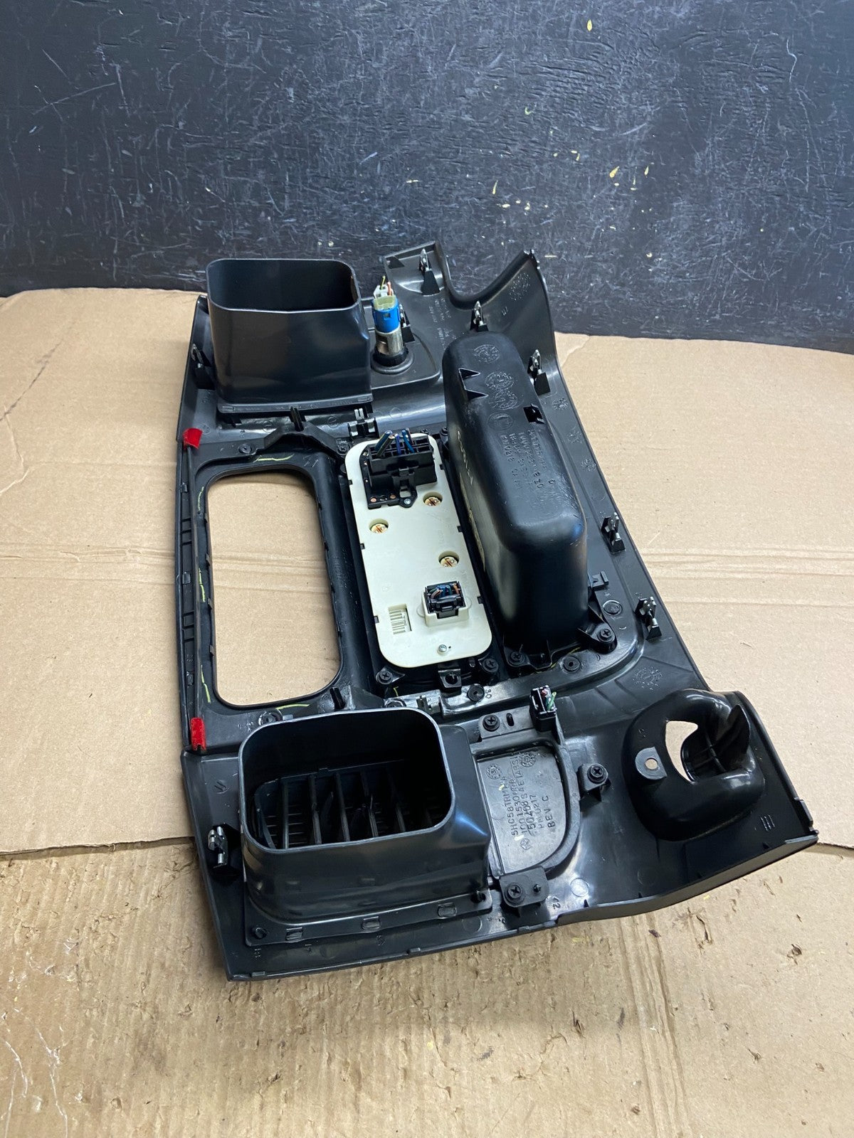 2002 to 2005 Dodge Ram Radio Climate Control Dash Air Vent Bezel Trim AF1853 DG4