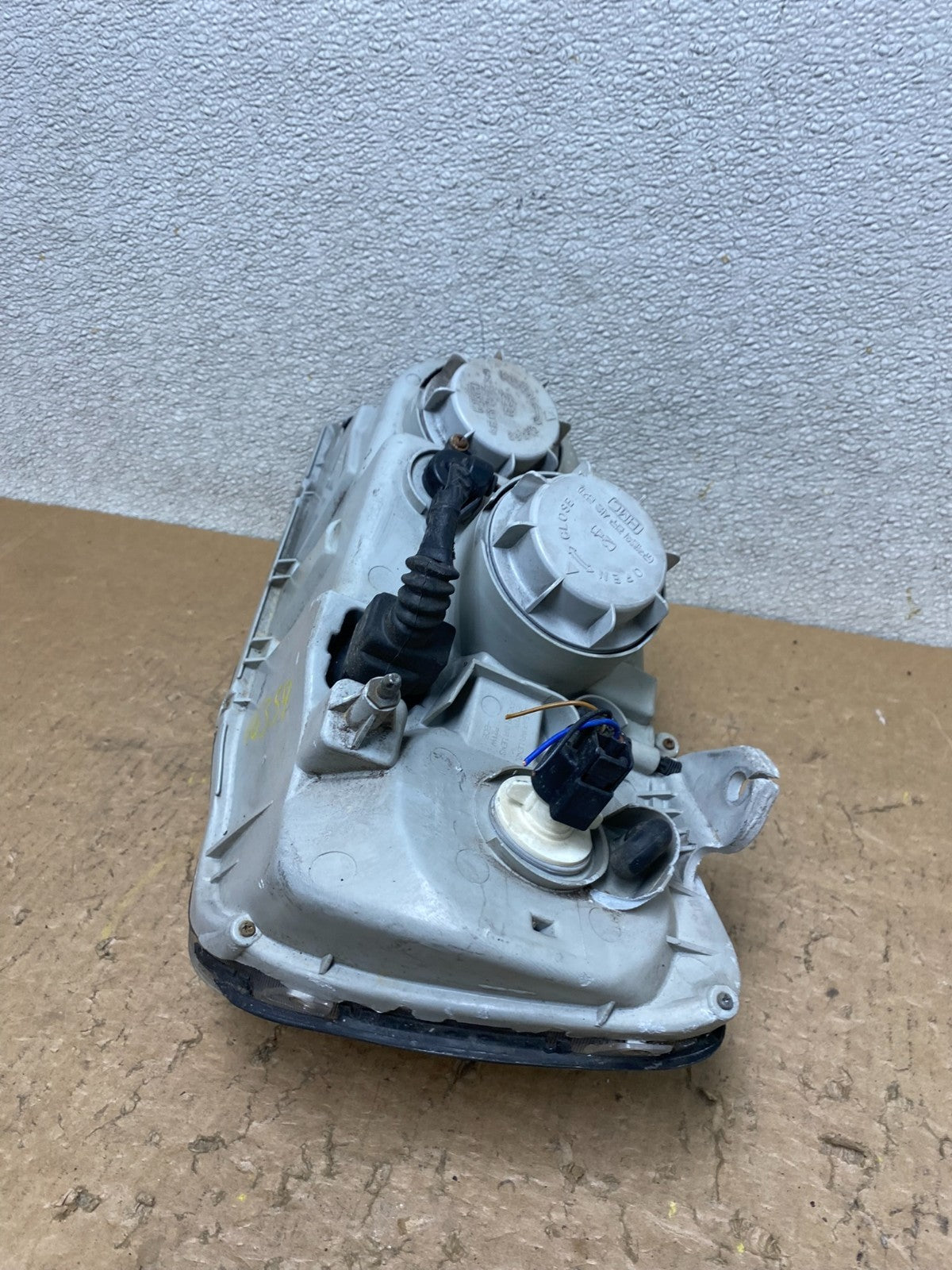 2001 2002 2003 Hyundai XG350 XG Right Passenger Headlight Halogen Oem V6359 DW8