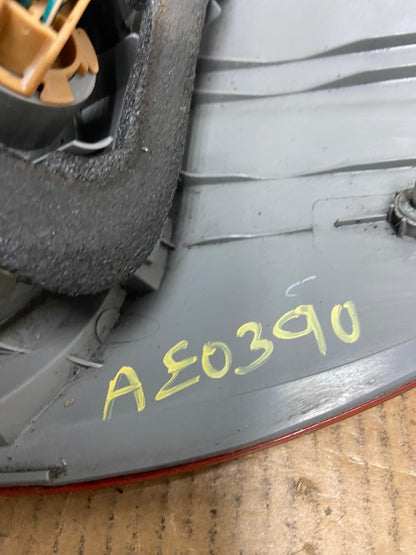 2006 to 2010 Toyota Sienna Left Driver LH Side Tail Light AE0390 LK6