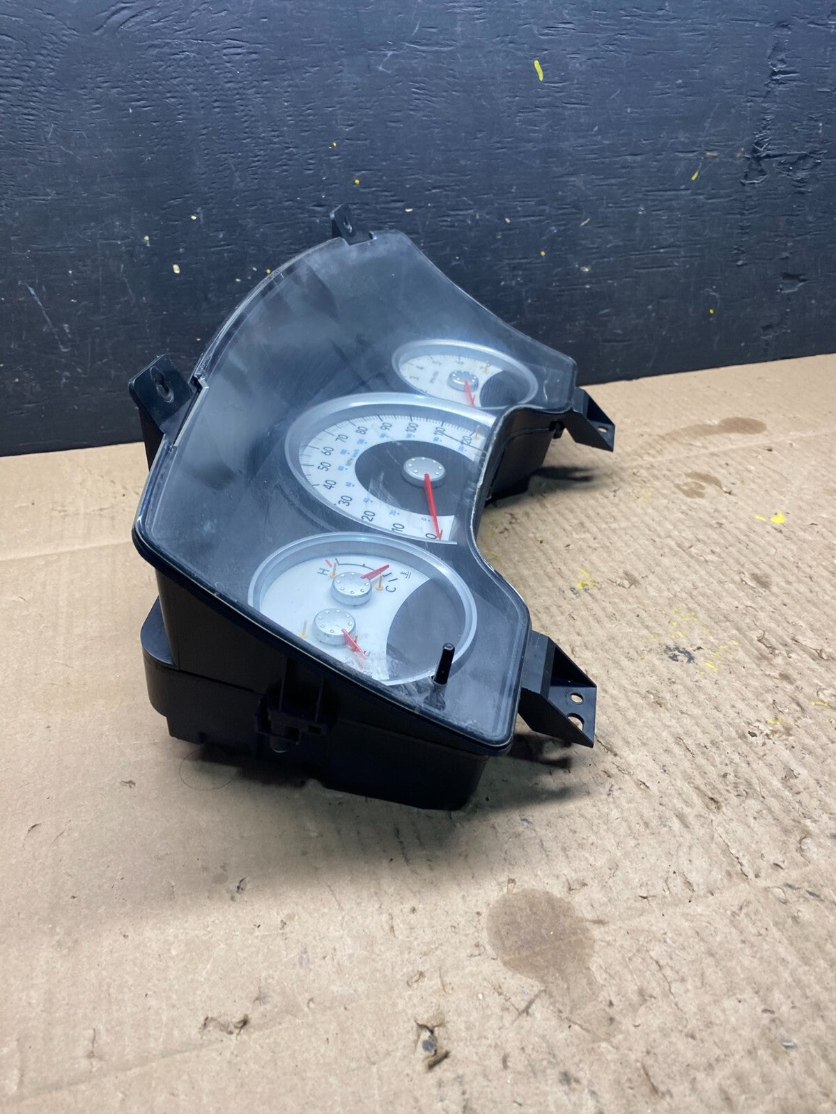 2005 Dodge Durango Speedometer Instrument Cluster Gauge M8017 PS3