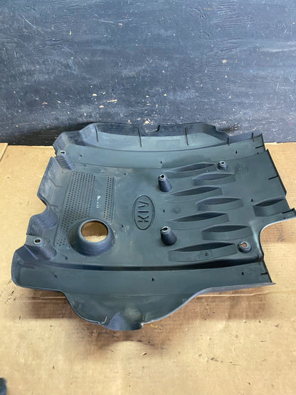 2002 to 2005 Kia Sedona V6 3.5L Engine Motor Cover Oem S0470 DG7