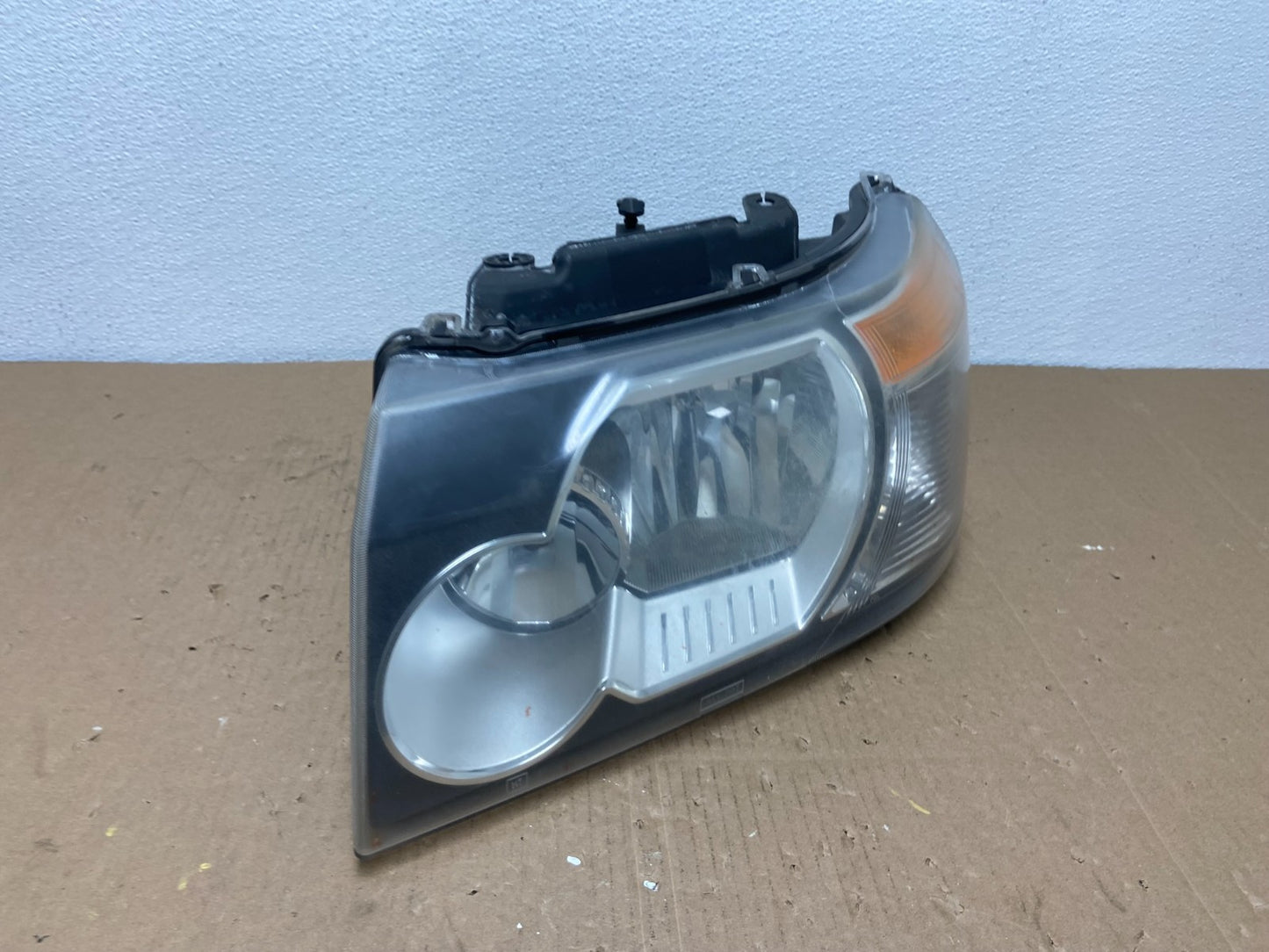 2008-2012 Land Rover LR2 Left Driver LH Side Halogen Headlight Oem AB6522 DW2