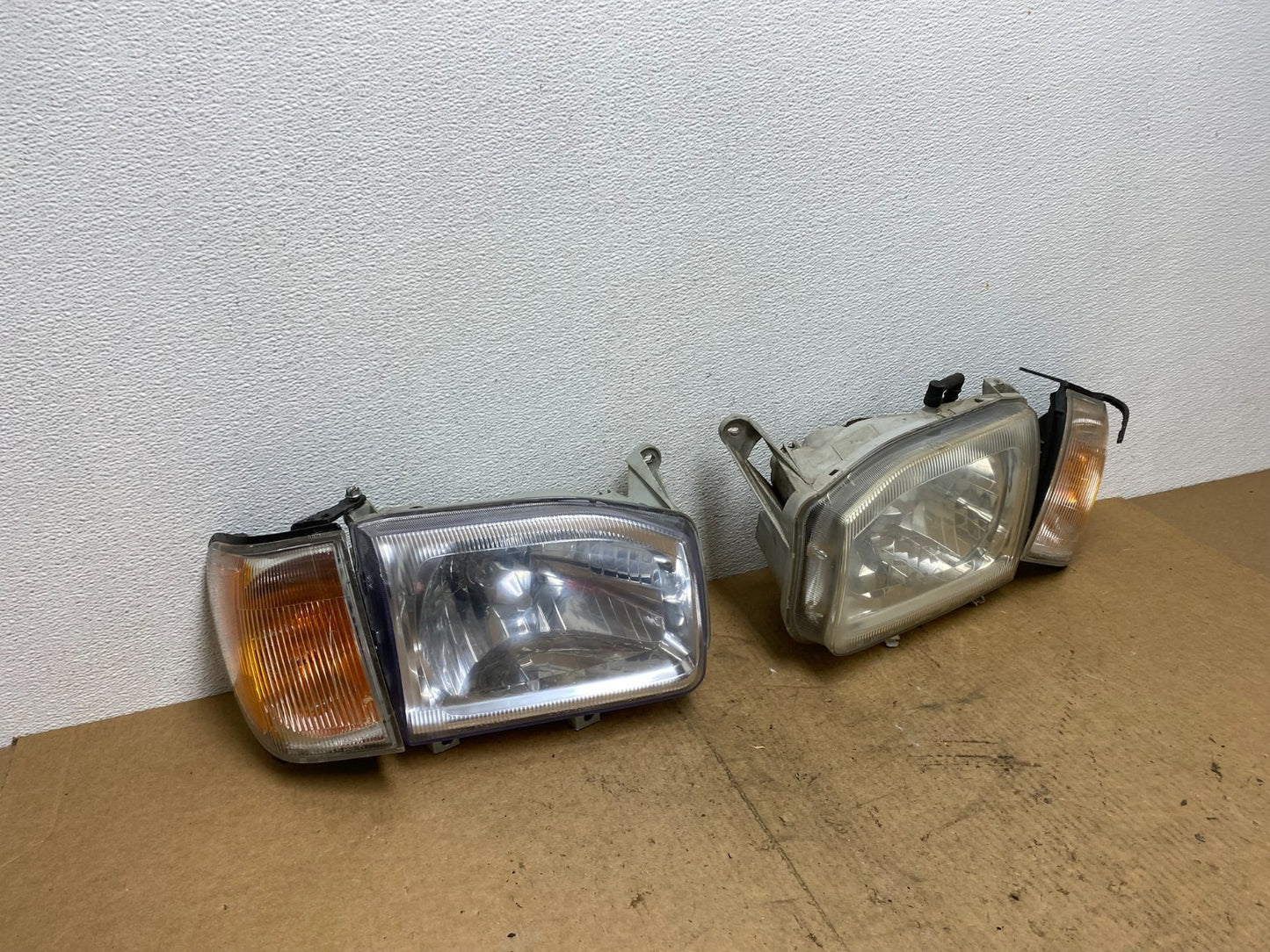 1999-2004 Nissan Pathfinder Left+Right Side Set Halogen Headlights AC3441 DW2