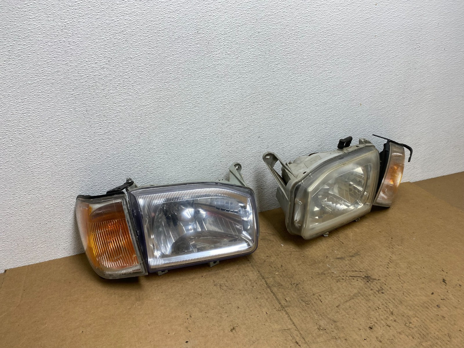 1999-2004 Nissan Pathfinder Left+Right Side Set Halogen Headlights AC3441 DW2