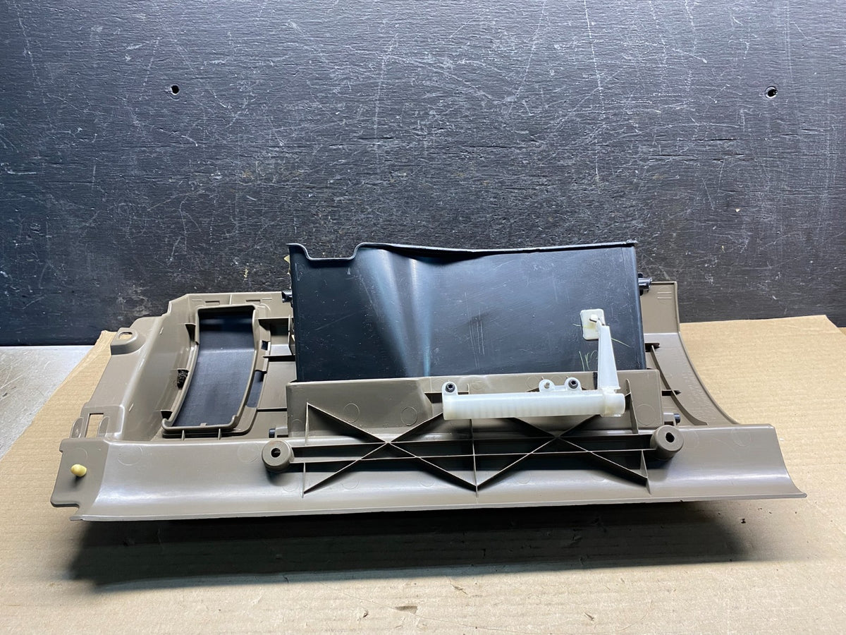 2005 - 2012 Nissan Pathfinder Front Right Passenger Storage Glove Box ah9725 DG5