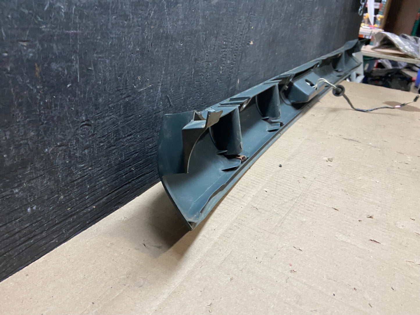 1996 to 2002 Chevrolet Express 3rd Third Brake Light Trim Spoiler i7505 DG6