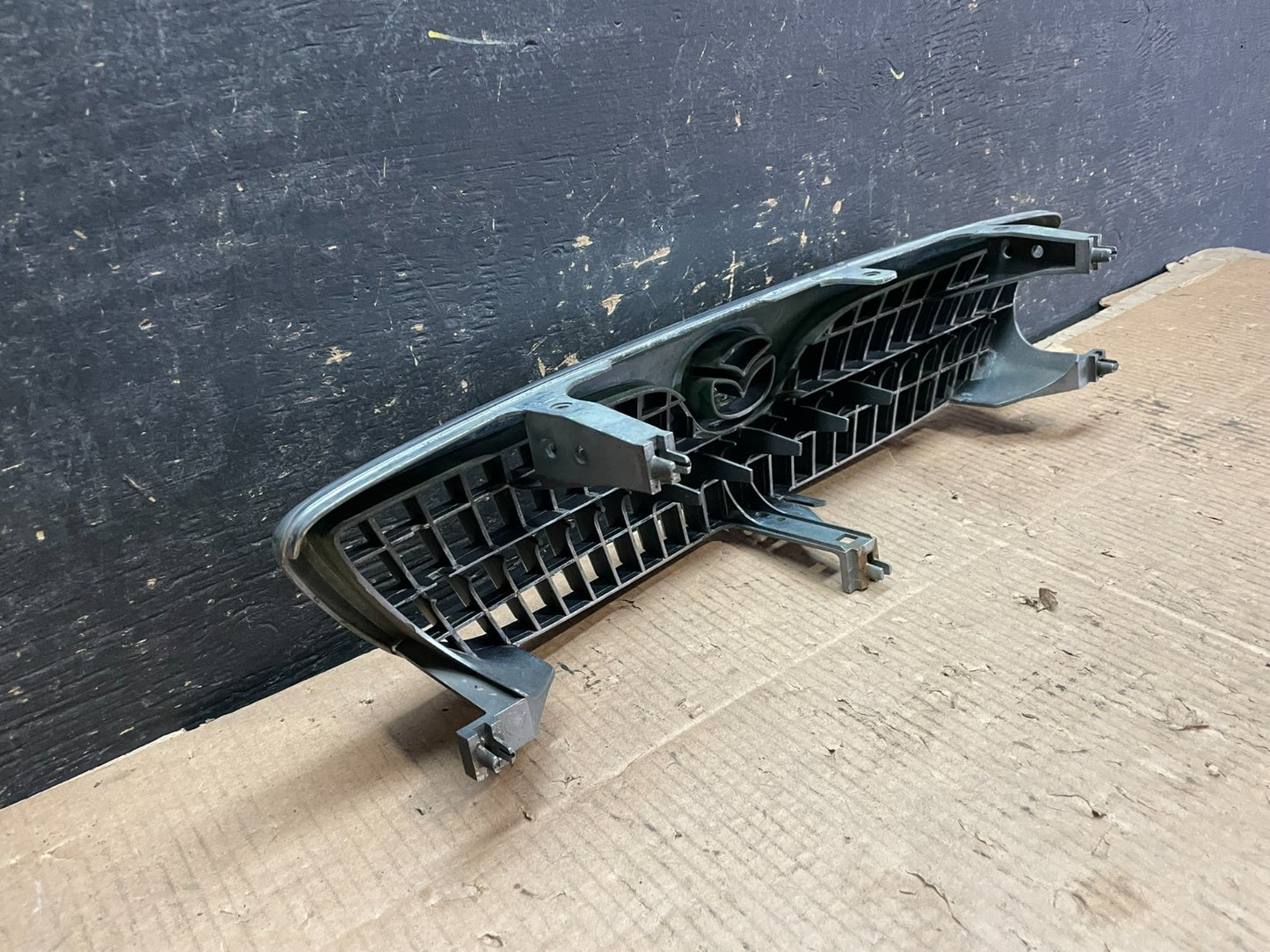 1999 to 2000 Mazda Millenia Front Grill Grille Y6247 PS5