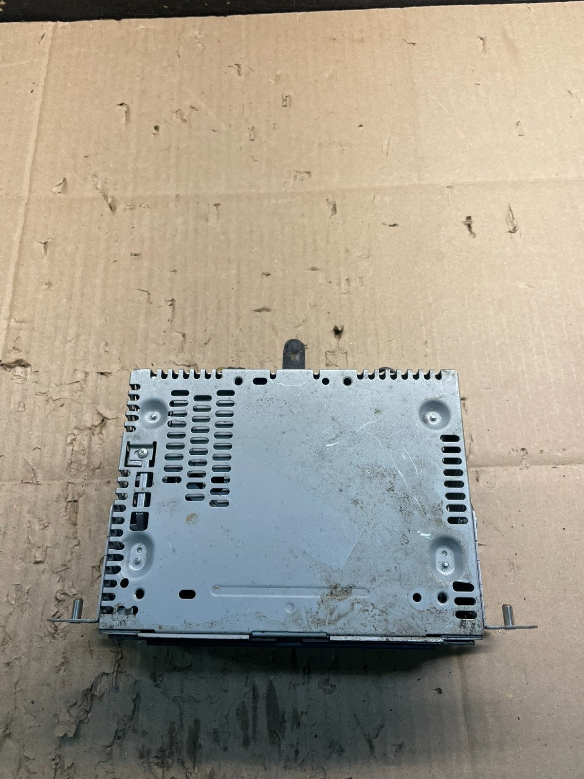 2016 to 2017 Ford Explorer Audio Equipment Radio Receiver AM FM CD X8494 DG4