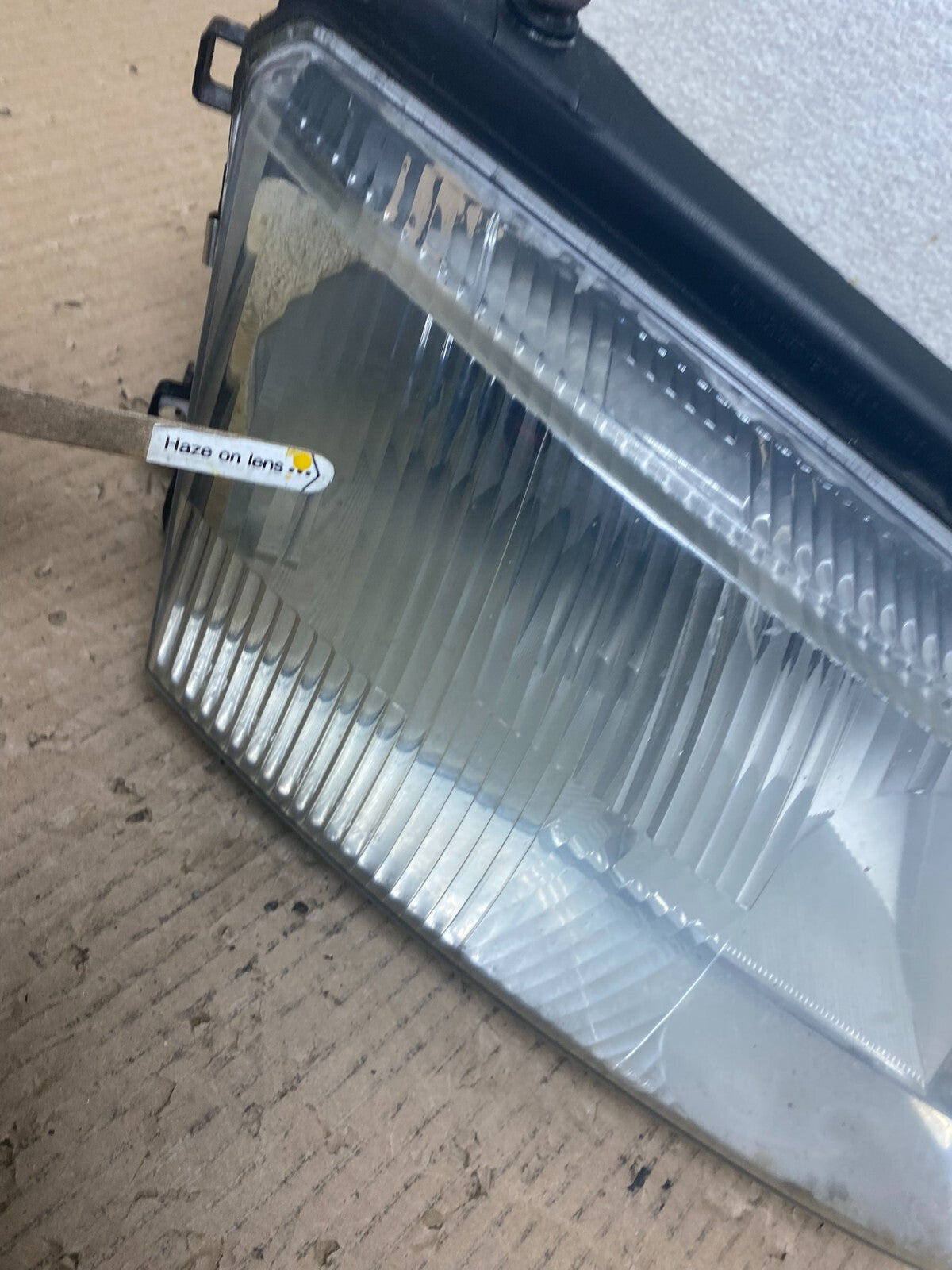 1998 to 2001 Volkswagen Passat Right Side Headlight OEM M9318 DW4