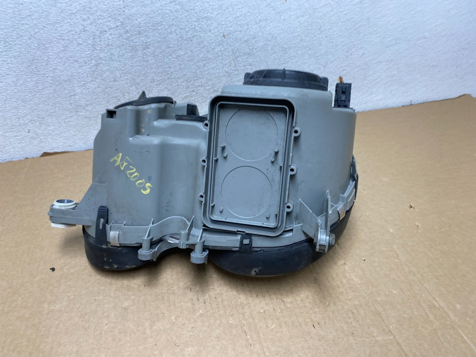 2000-2002 Mercedes E E320 E430 Right Passenger Halogen Headlight AG2005 DW6