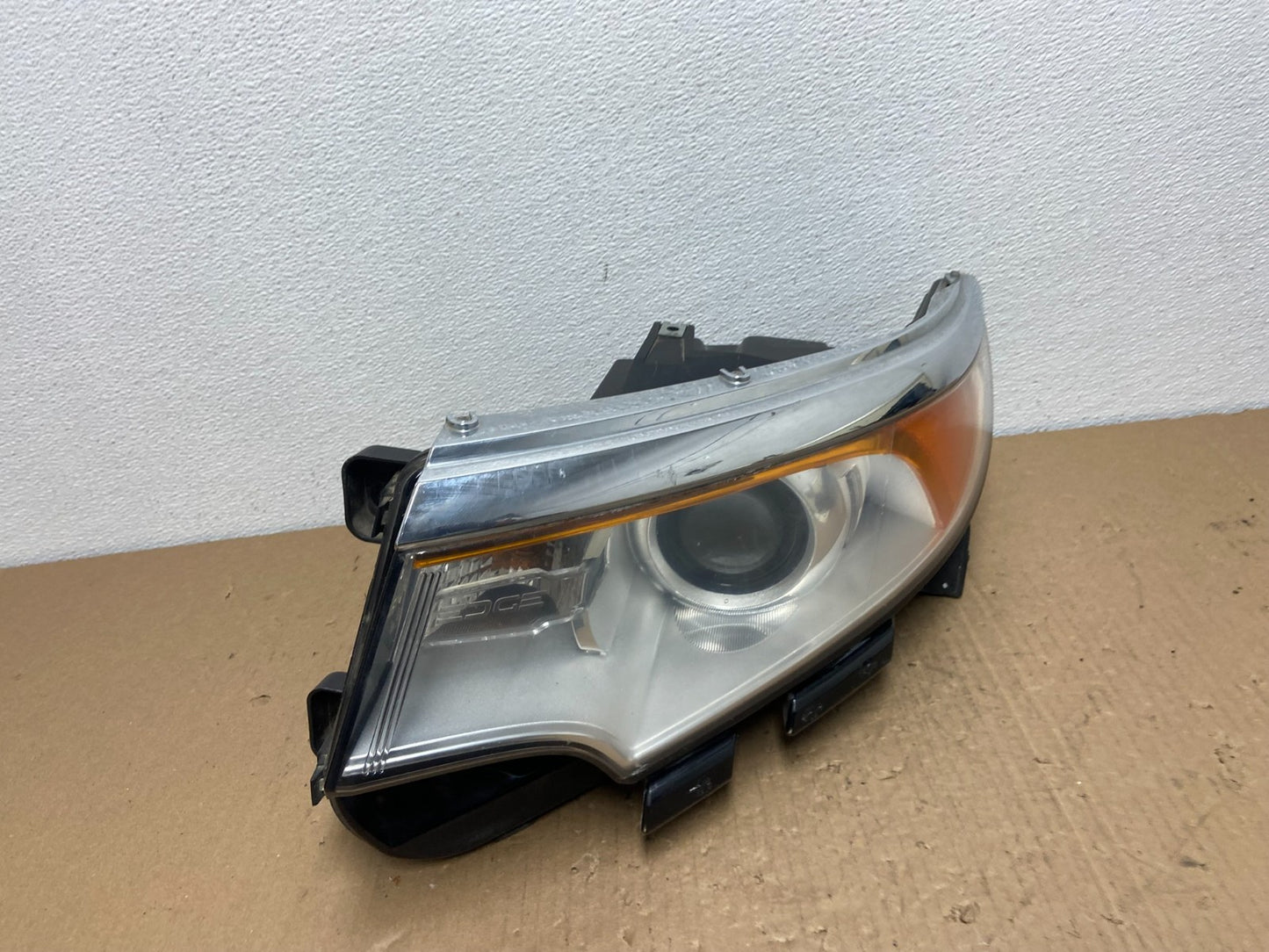 2011 to 2014 Ford Edge Front Left Driver Side Headlight Halogen Oem AB6653 DW2