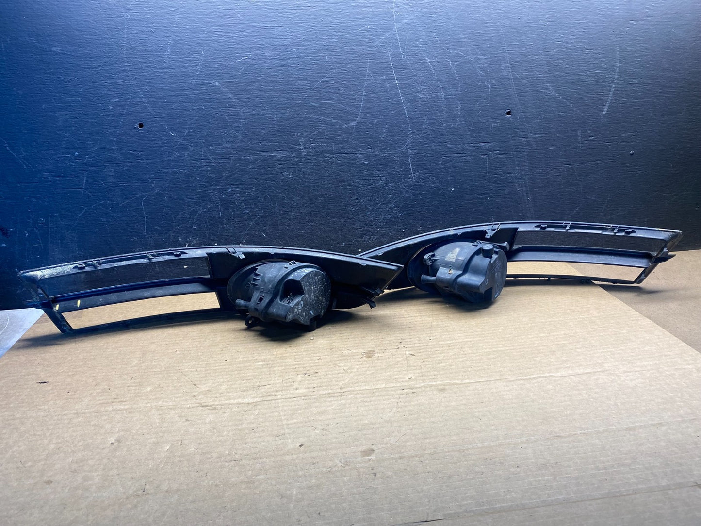 2006 to 2008 Audi A4 Cabriolet Left+Right Side Fog Lights Bezel AF75493