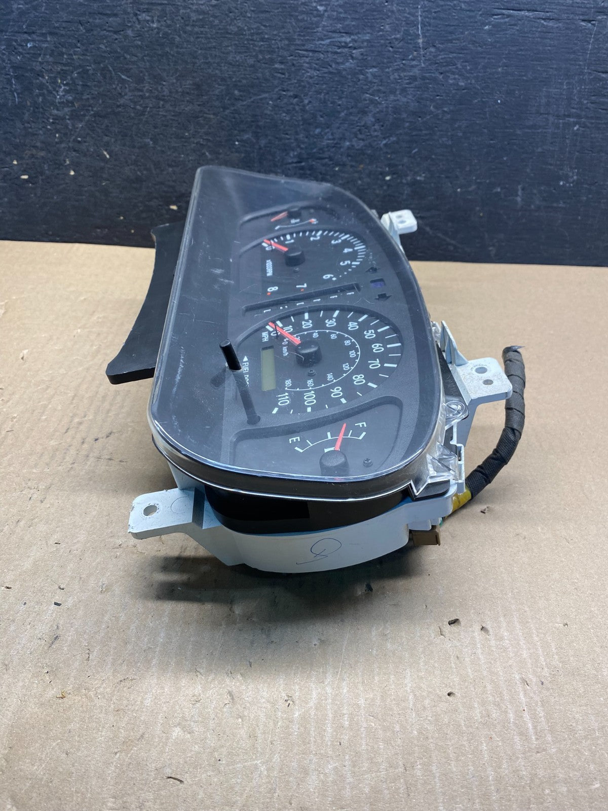1998 1999 2000 Toyota Sienna Speedometer Cluster Gauge AG1849 DG2