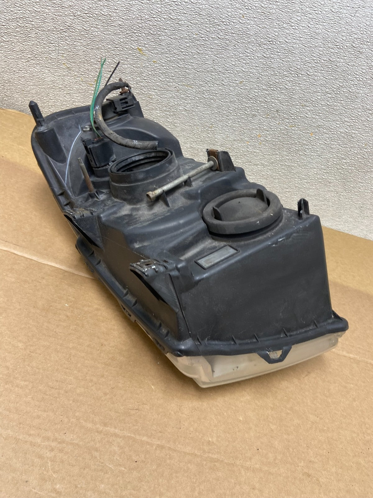 2003 - 2006 Ford Expedition Right Passenger Side Headlight Halogen Oem AB2596 DW6