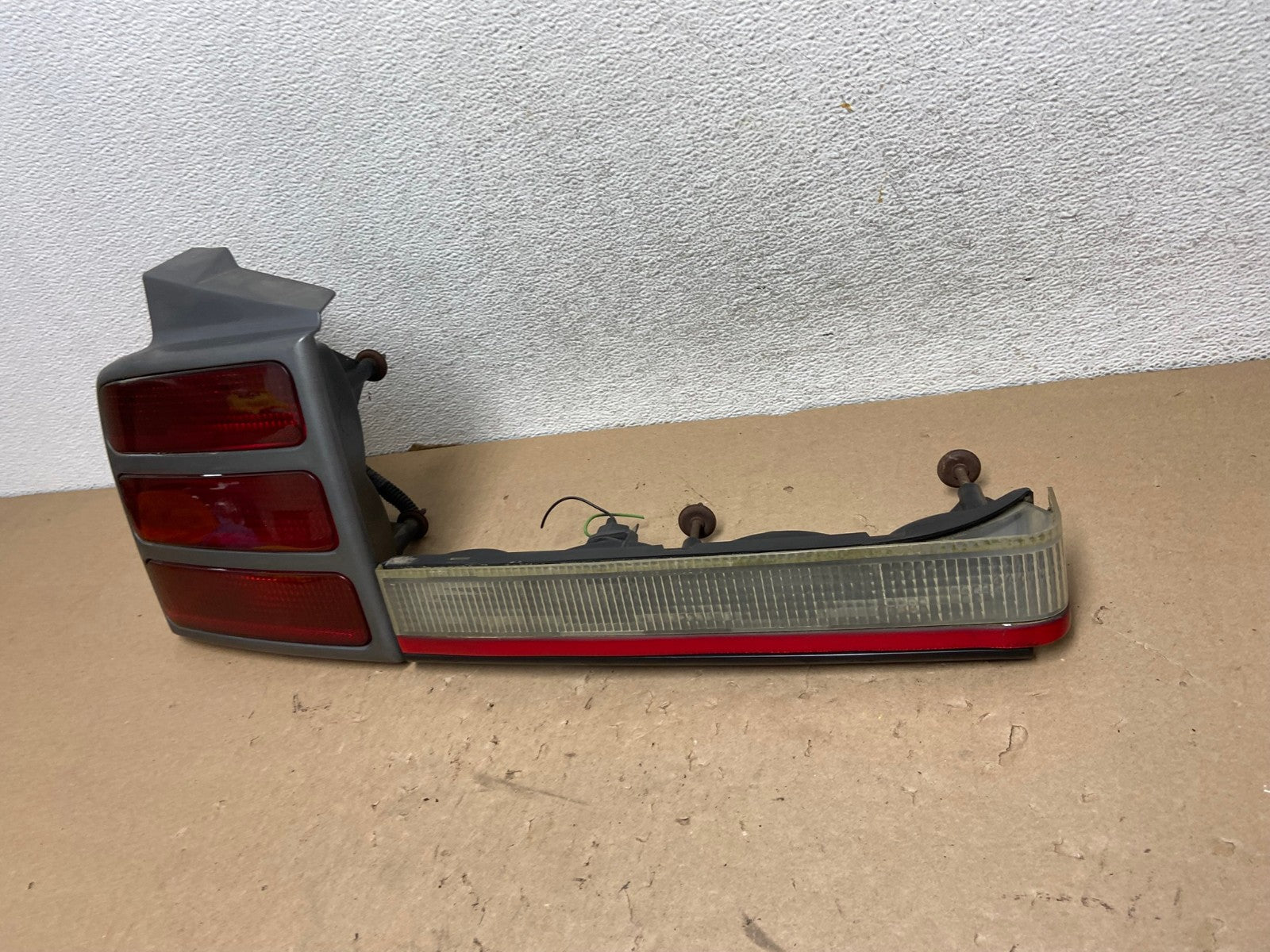 1991-1996 Oldsmobile Cutlass Ciera Left Driver LH Side Tail Light AG4202 LK1