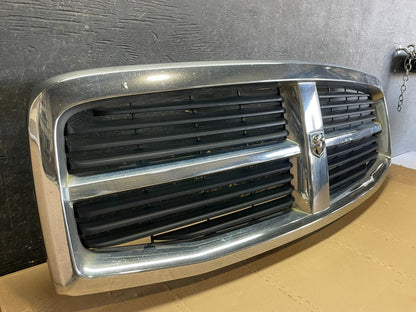 2004 to 2006 Dodge Durango Front Upper Chrome Grill Grille Oem AA8809 DG1