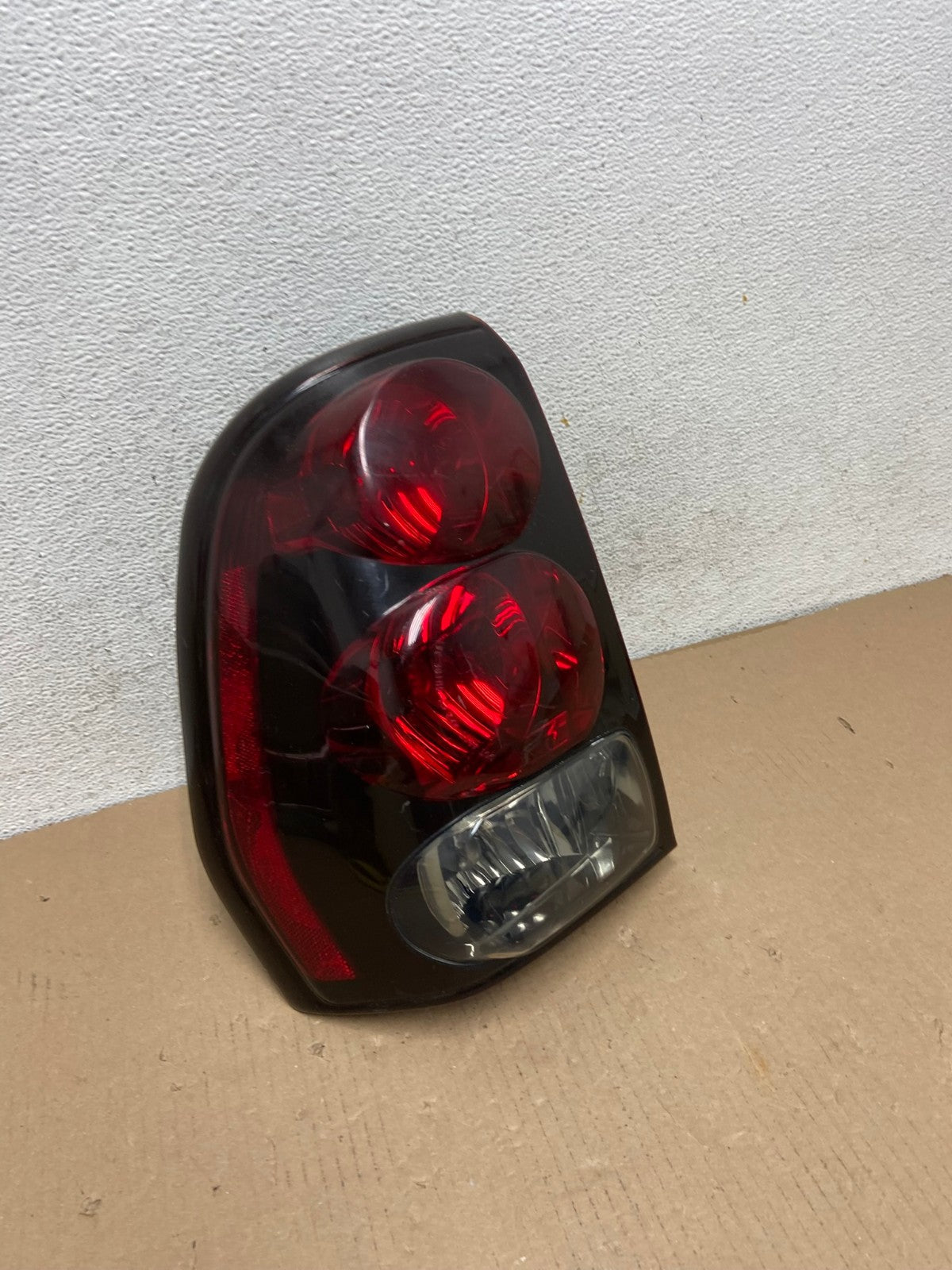 2002 to 2009 Chevrolet Trailblazer Left Driver LH Side Tail Light AF3061 LK2